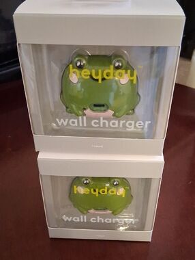 2 Frog Heyday Wall Chargers New In Box